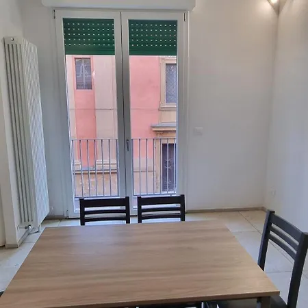 Galliera62 R&a Apartamento